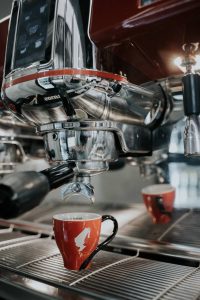 La pas prin București: zona Drumul Taberei / The Corner Bistro